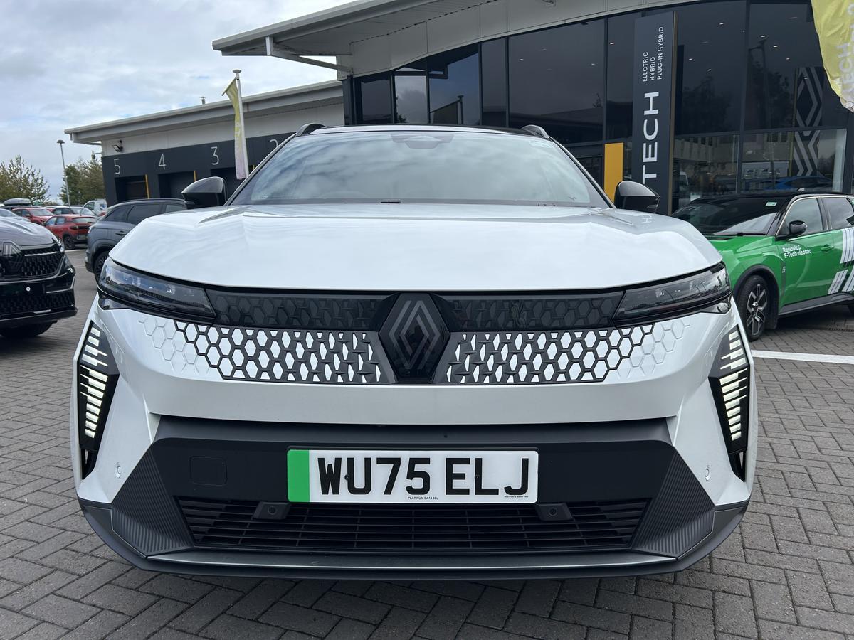 Used Renault Scenic E-Tech 2025 for sale - 76679409: Photo 6