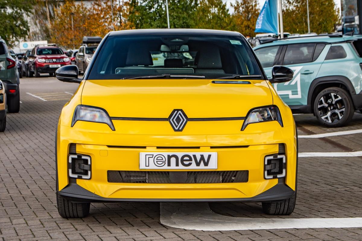 Used Renault 5 2025 for sale - 76679015: Photo 2