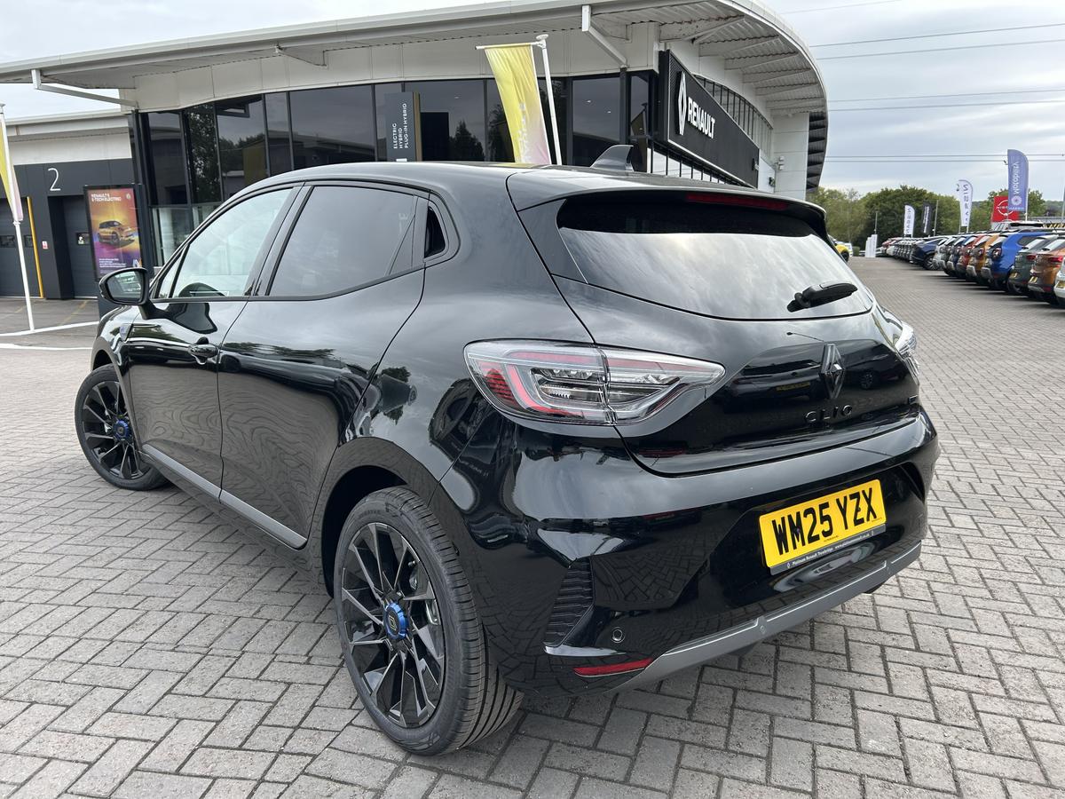 Used Renault Clio 2025 for sale - 77542098: Photo 2