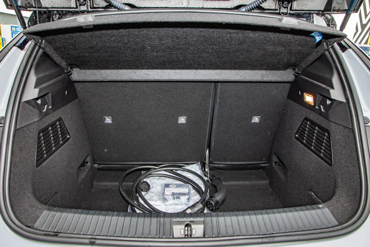 Used Renault Megane E Tech 2023 for sale - 76676692: Photo 15