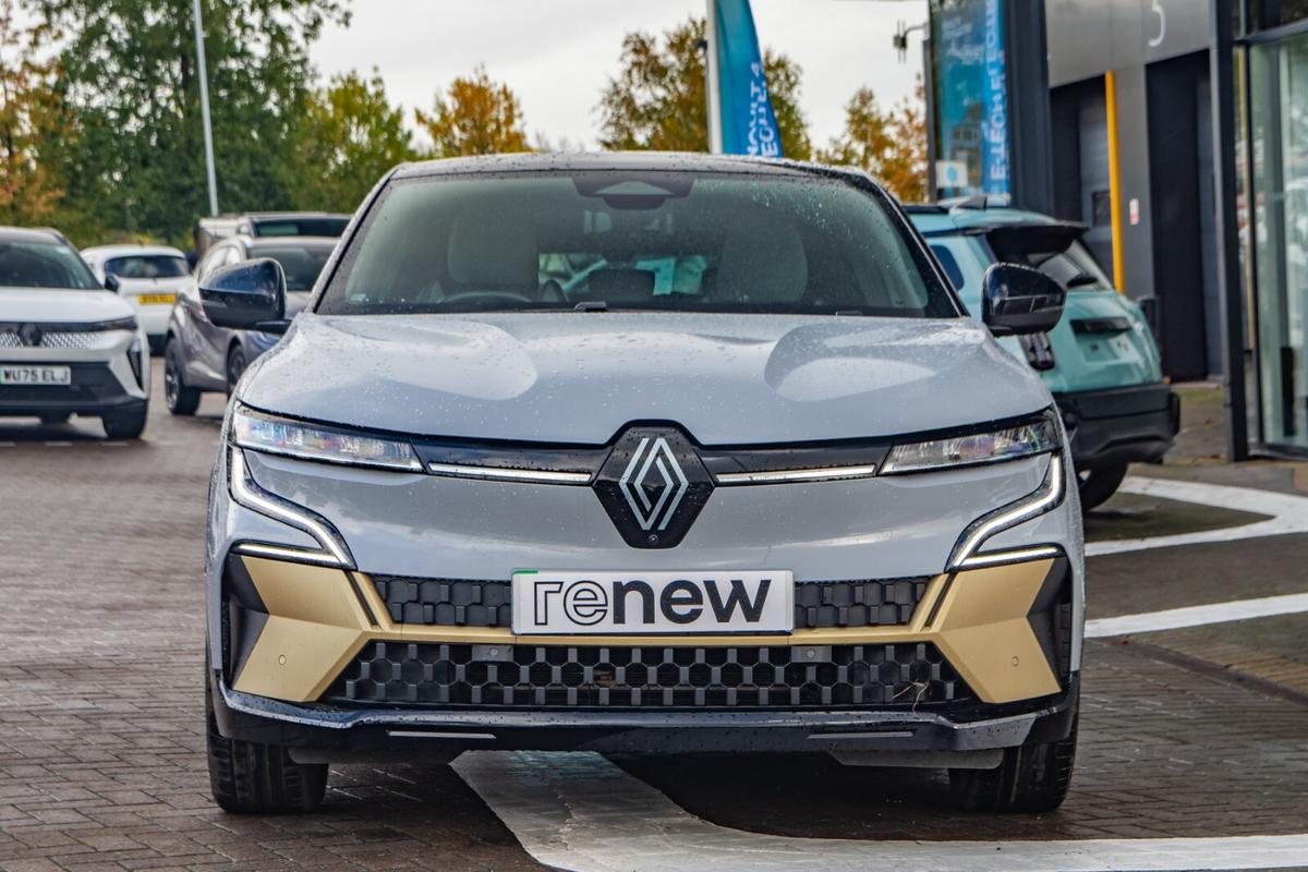 Used Renault Megane E Tech 2023 for sale - 76676692: Photo 2