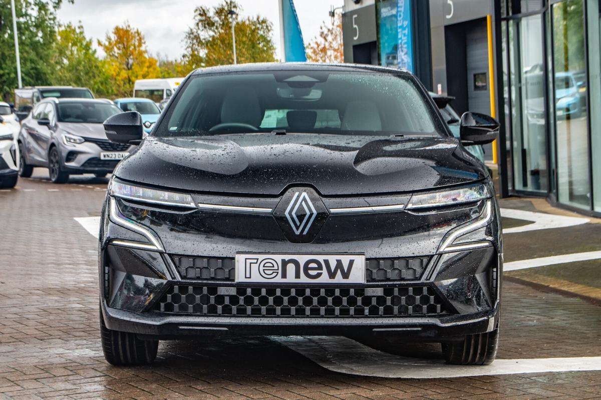 Used Renault Megane E Tech 2024 for sale - 76677785: Photo 2