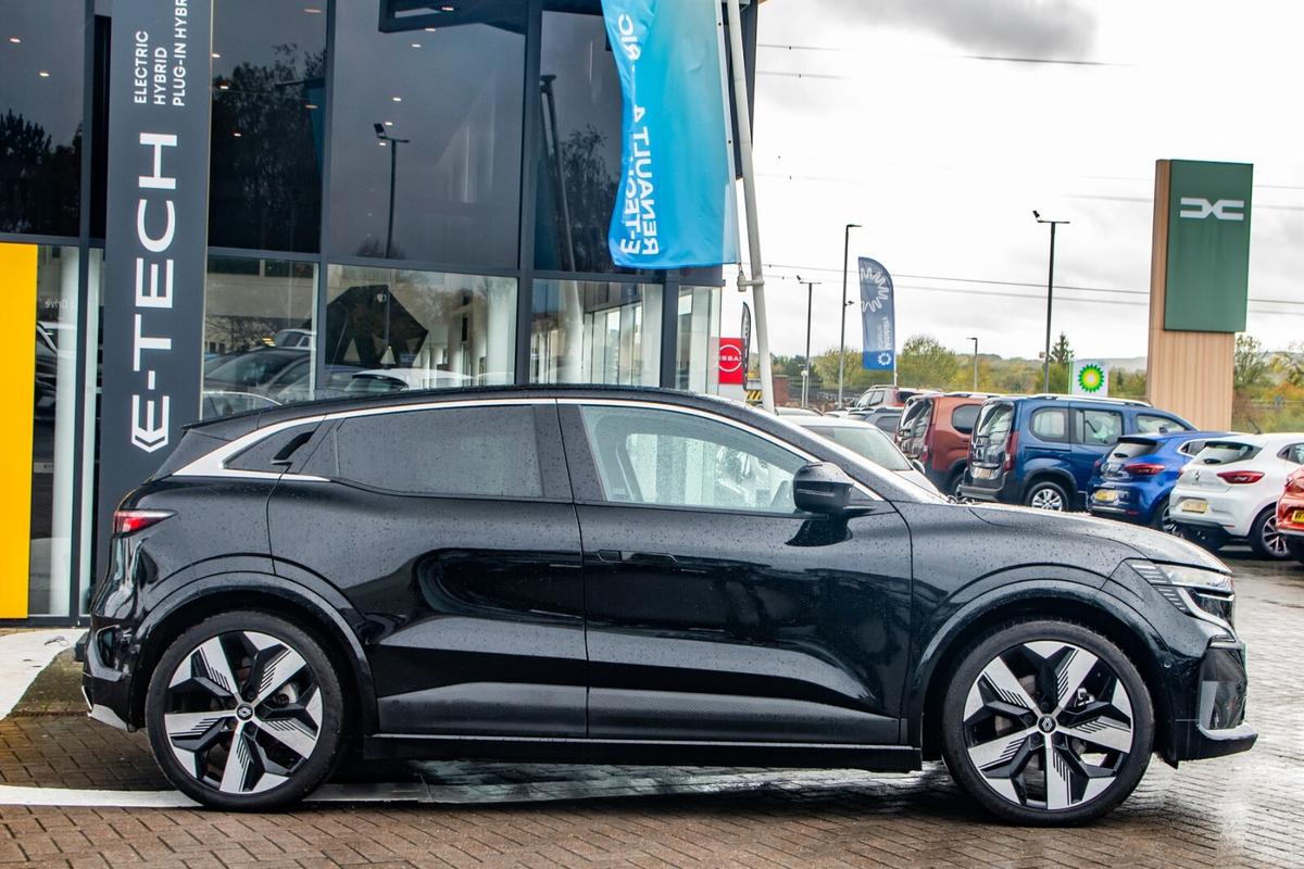 Used Renault Megane E Tech 2024 for sale - 76677785: Photo 3