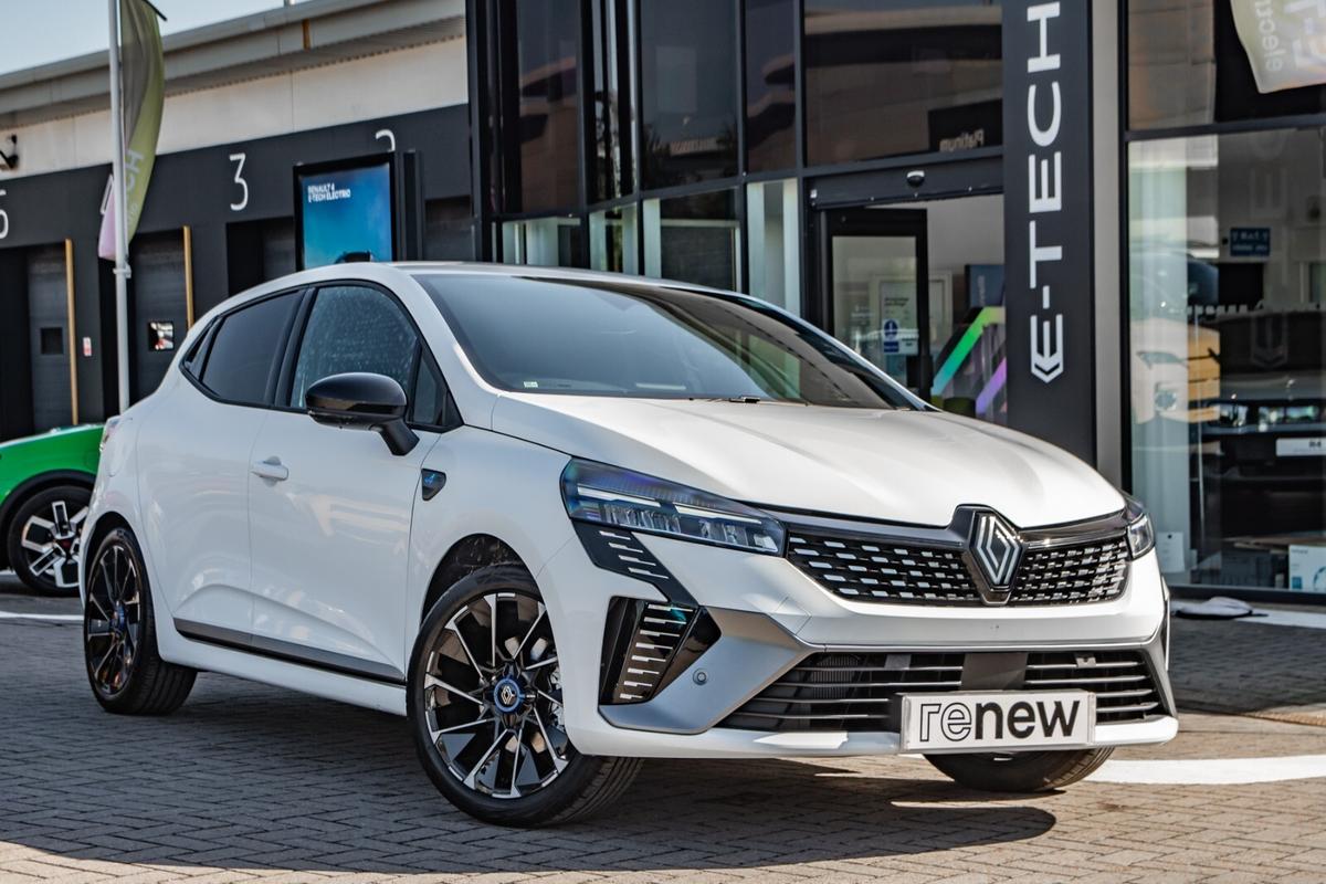 Used Renault Clio 2025 for sale - 76679696: Photo 1