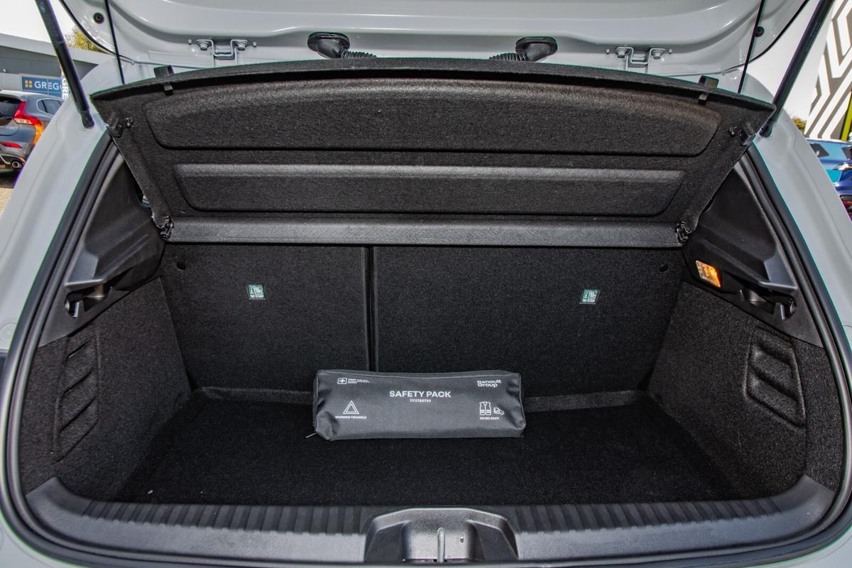 Used Renault Clio 2025 for sale - 76679696: Photo 17