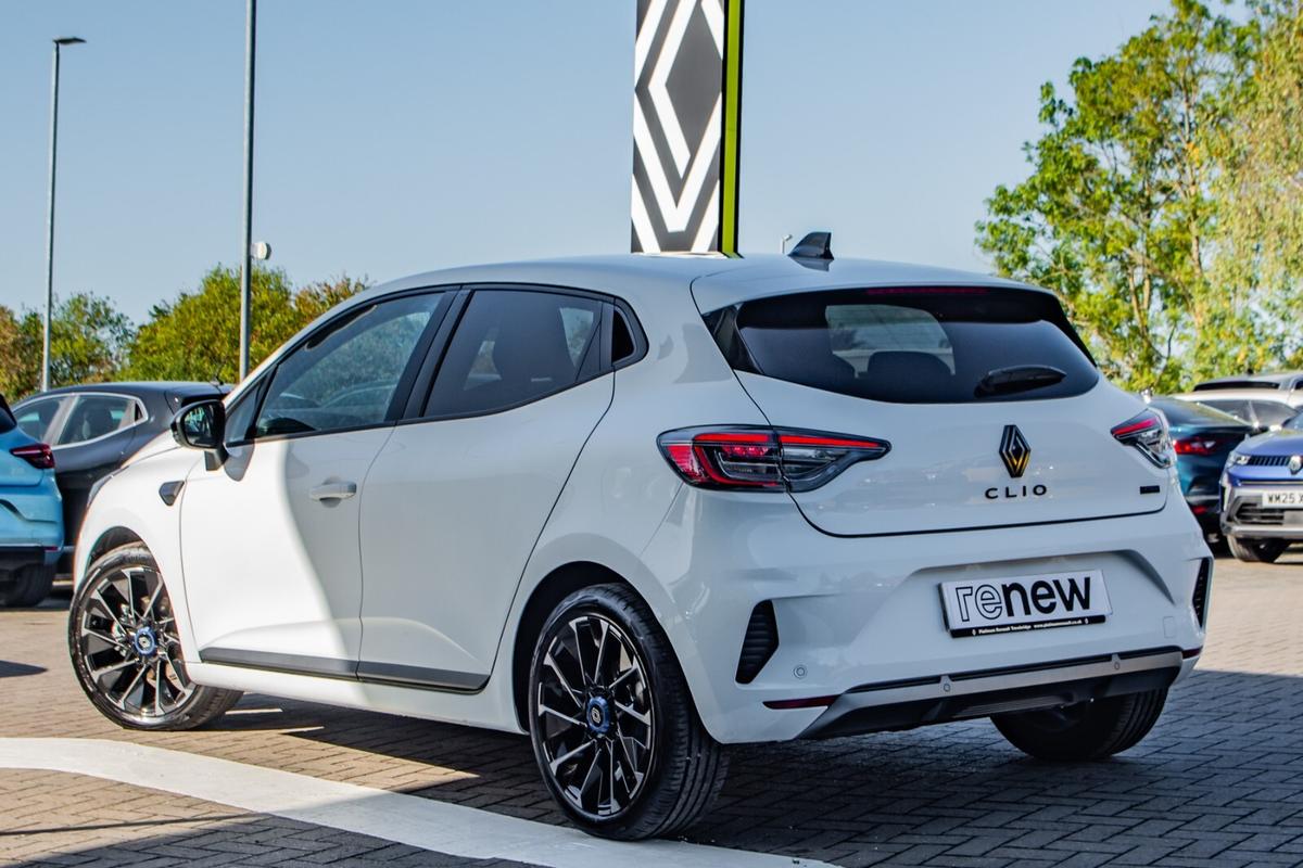 Used Renault Clio 2025 for sale - 76679696: Photo 5