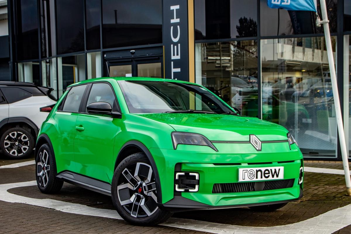 Used Renault 5 2025 for sale - 77542048: Photo 1