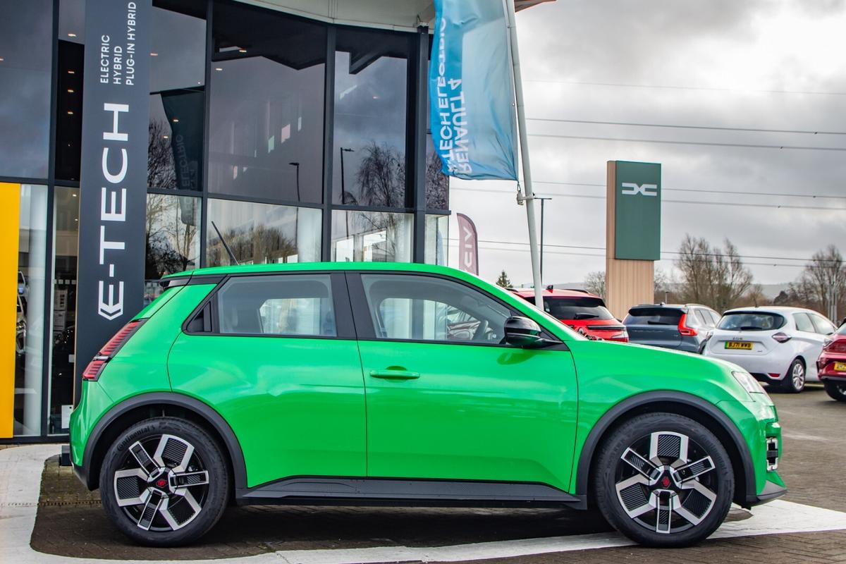 Used Renault 5 2025 for sale - 77542048: Photo 3