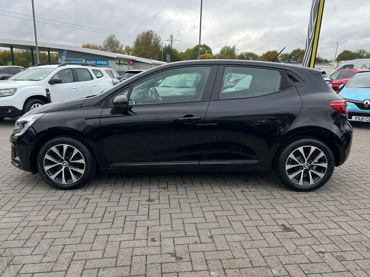 Used Renault Clio 2022 for sale - 76674653: Photo 2