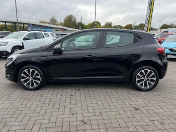 Used Renault Clio 2022 for sale - 76674653: Photo