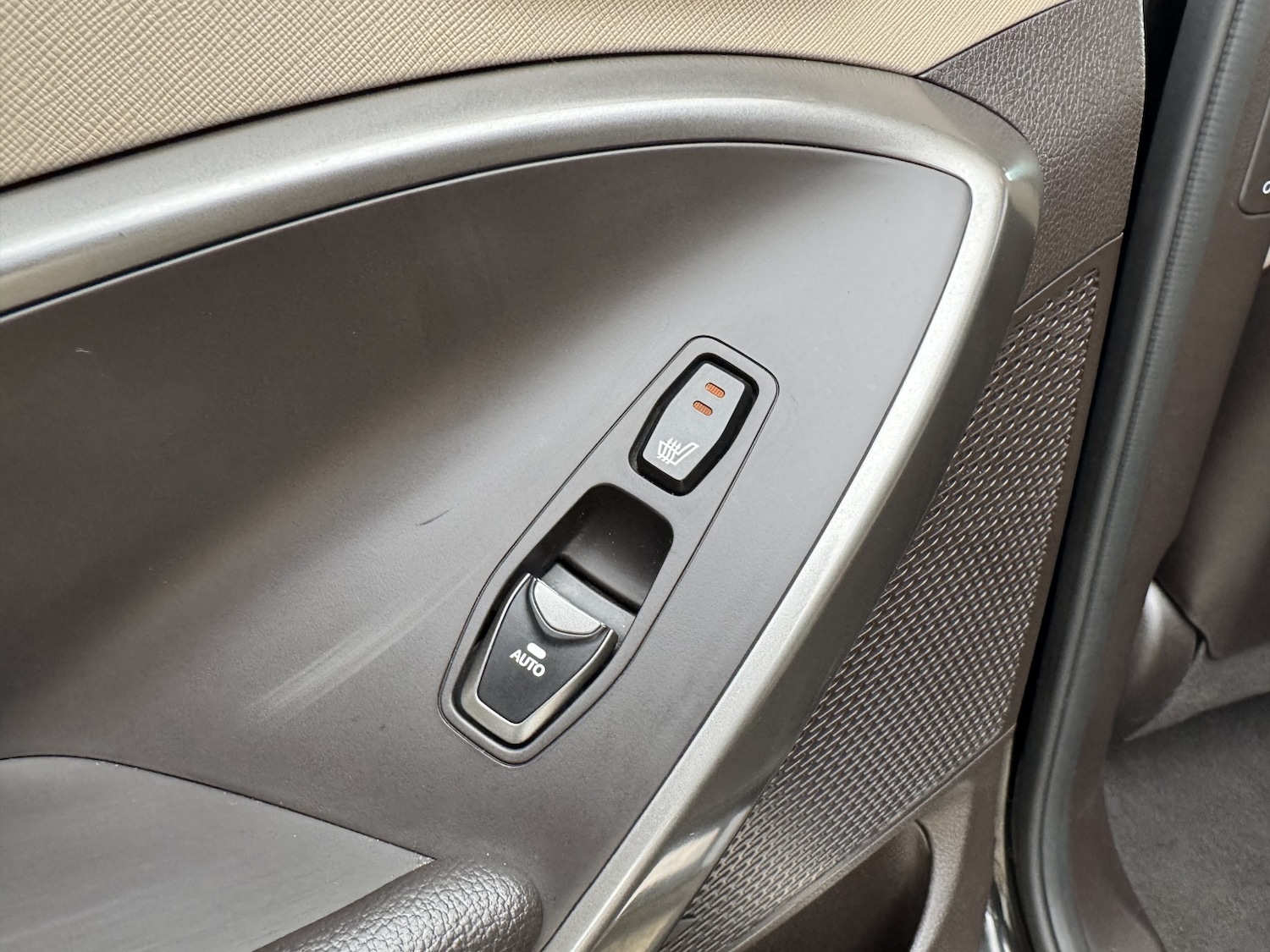 Used Hyundai Santa Fe 2016 for sale - 77844894: Photo 12