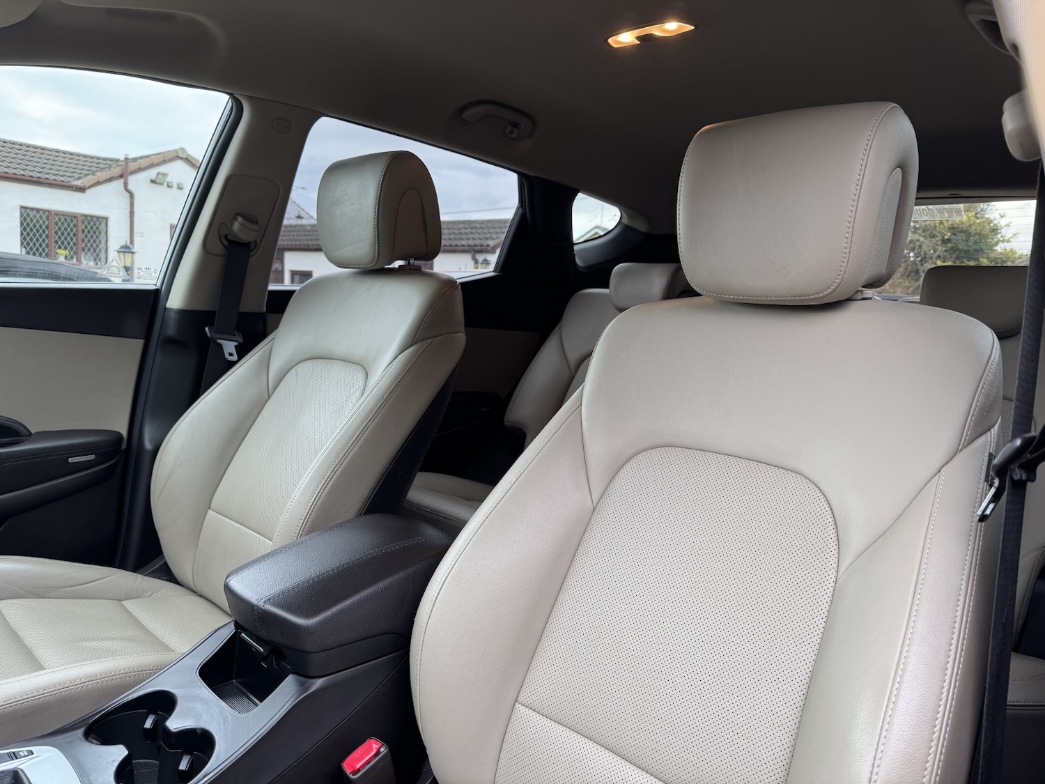 Used Hyundai Santa Fe 2016 for sale - 77844894: Photo 17