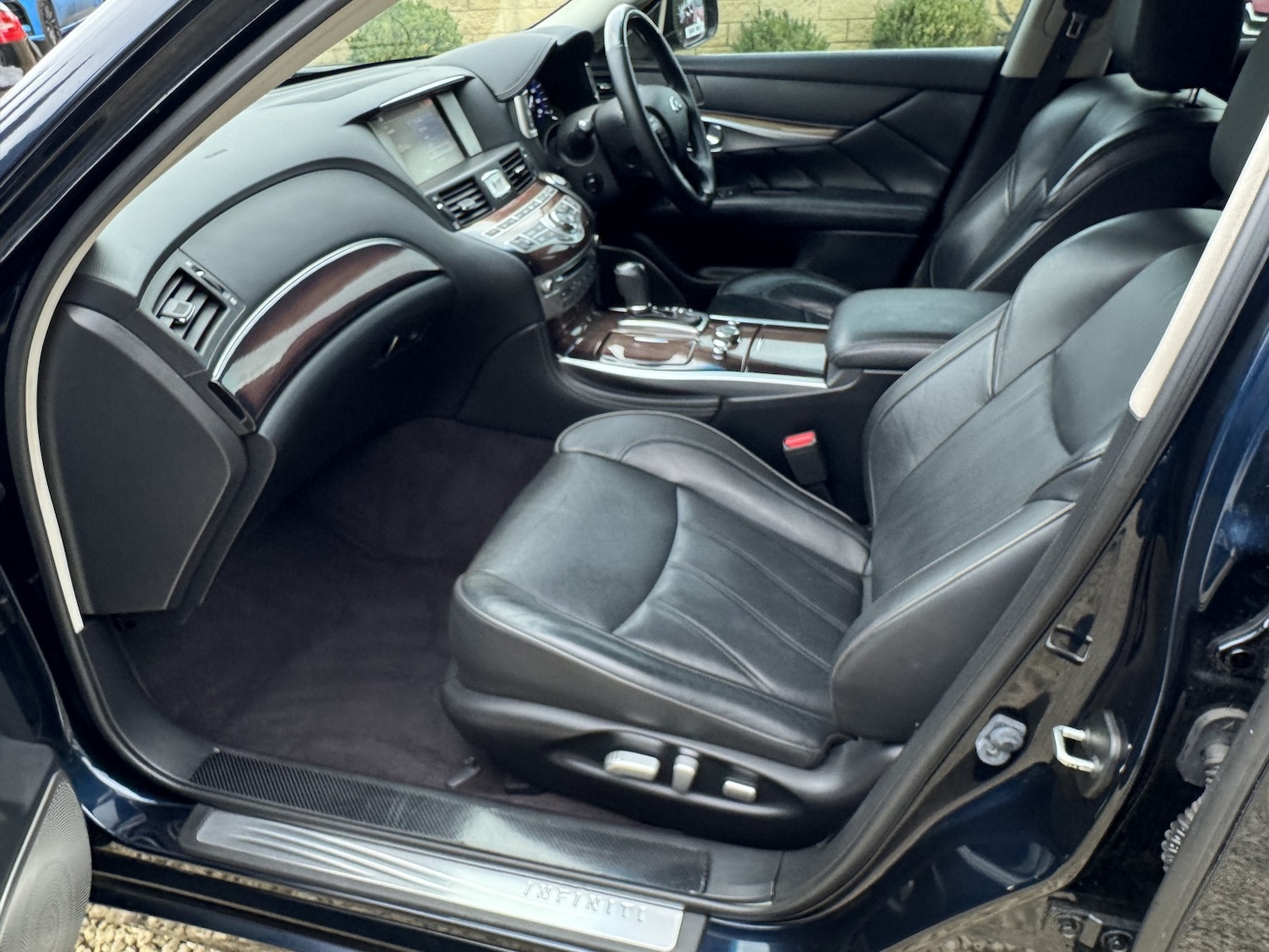 Used Infiniti Q70 2017 for sale - 77681877: Photo 16