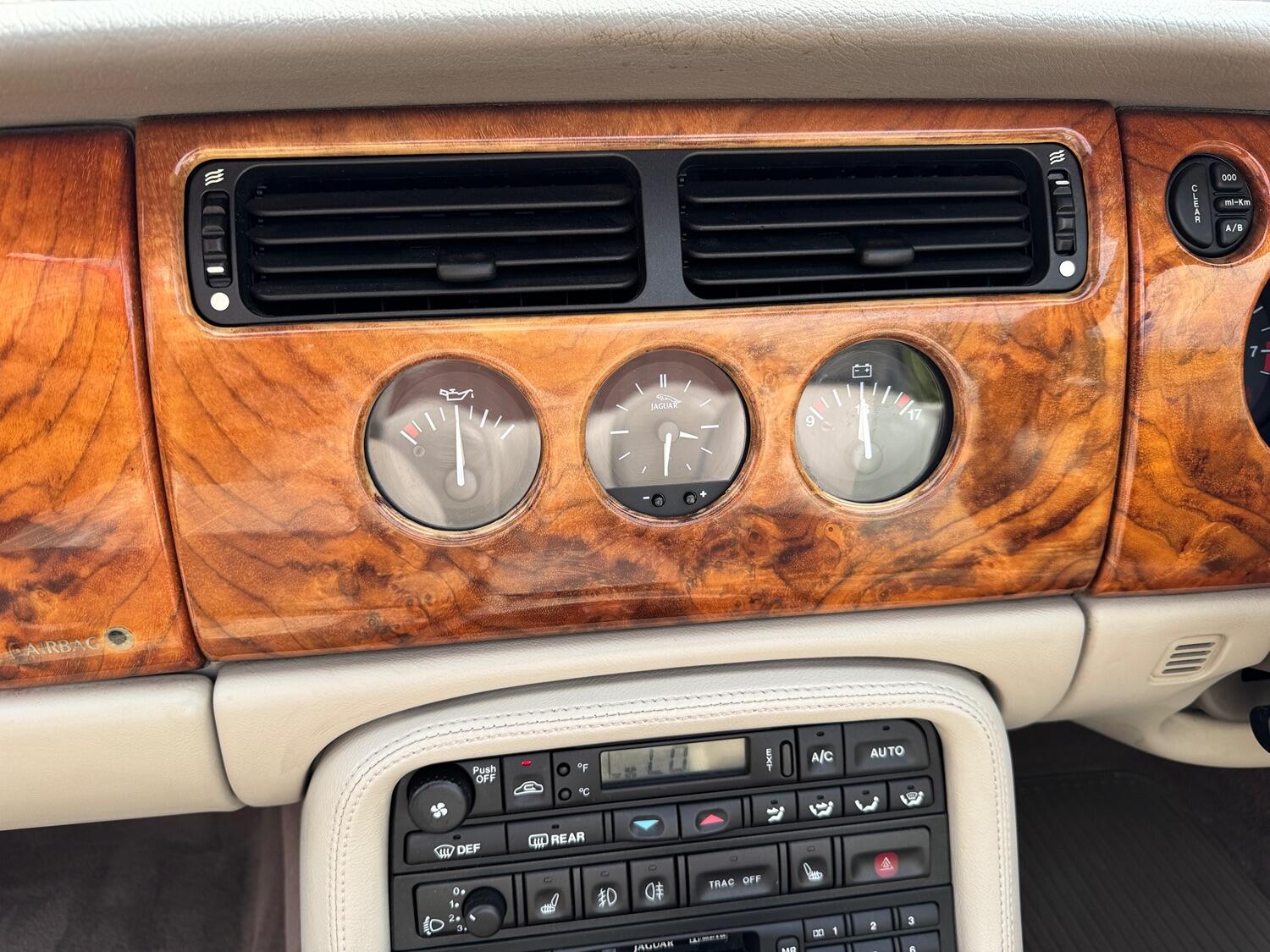 Used Jaguar XK8 2002 for sale - 76793945: Photo 19