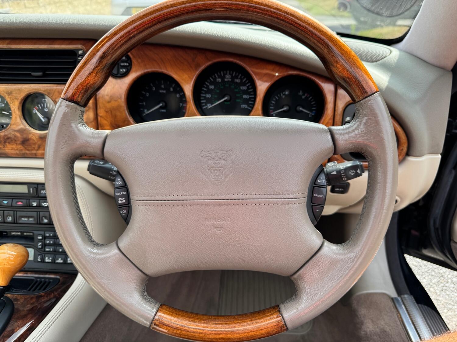 Used Jaguar XK8 2002 for sale - 76793945: Photo 23