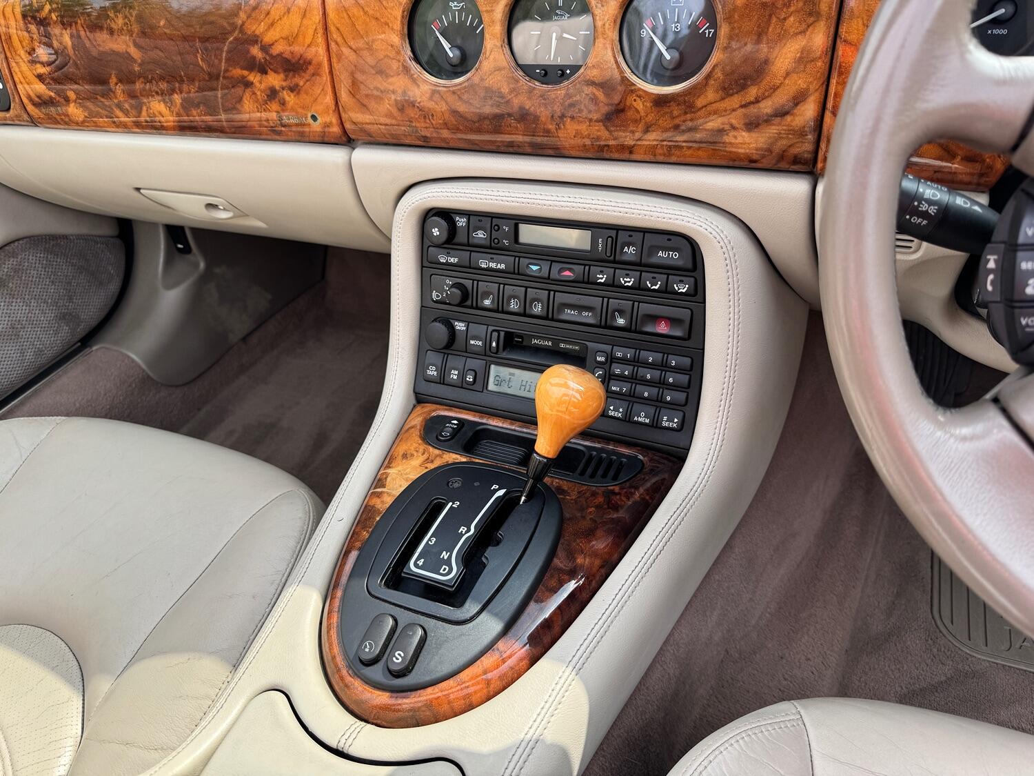 Used Jaguar XK8 2002 for sale - 76793945: Photo 24