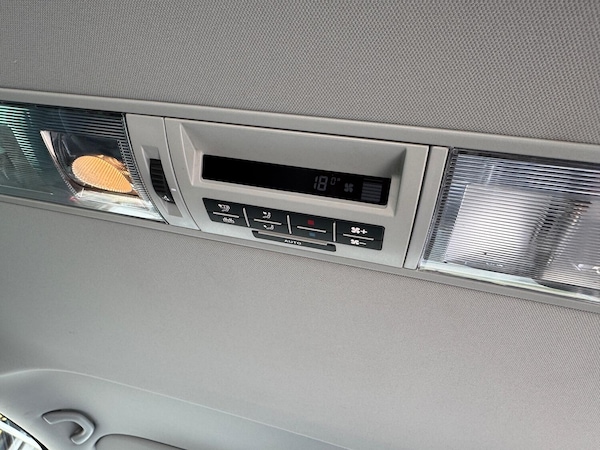 Used Volkswagen Caravelle 2011 for sale - 75644205: Photo 20