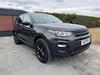 Used Land Rover Discovery Sport 2017 for sale - 75740439: Photo