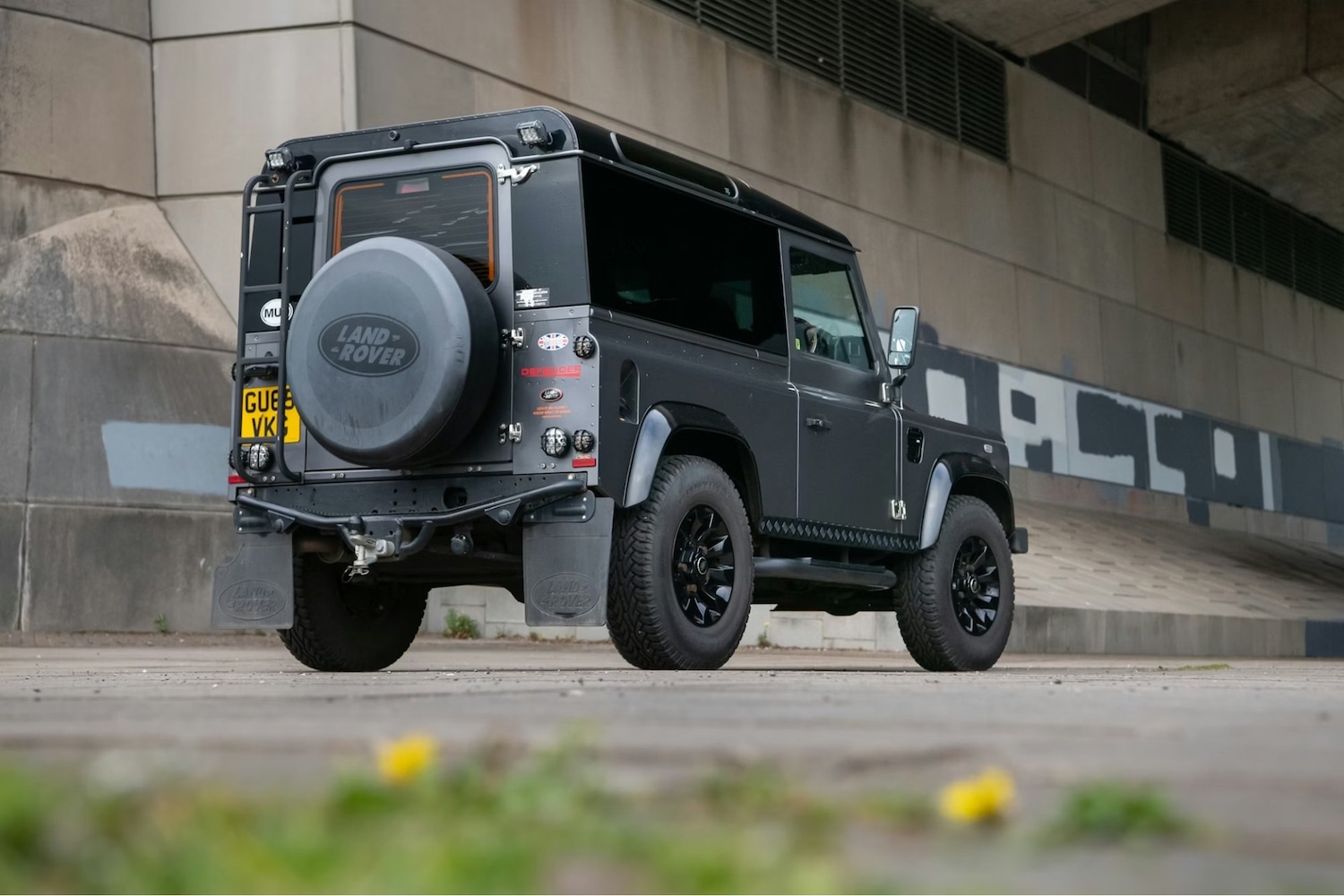 Used Land Rover Defender 2015 for sale - 77946149: Photo 2
