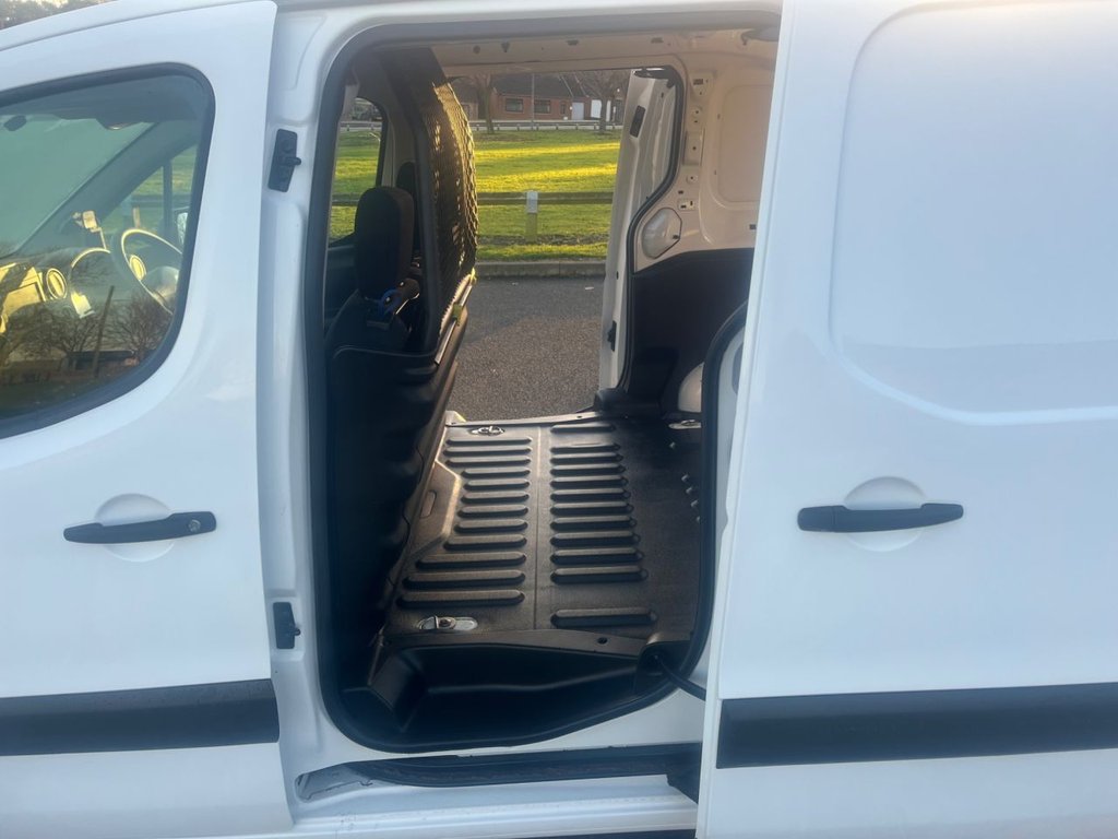 Used Peugeot Partner 2017 for sale - 76784048: Photo 8