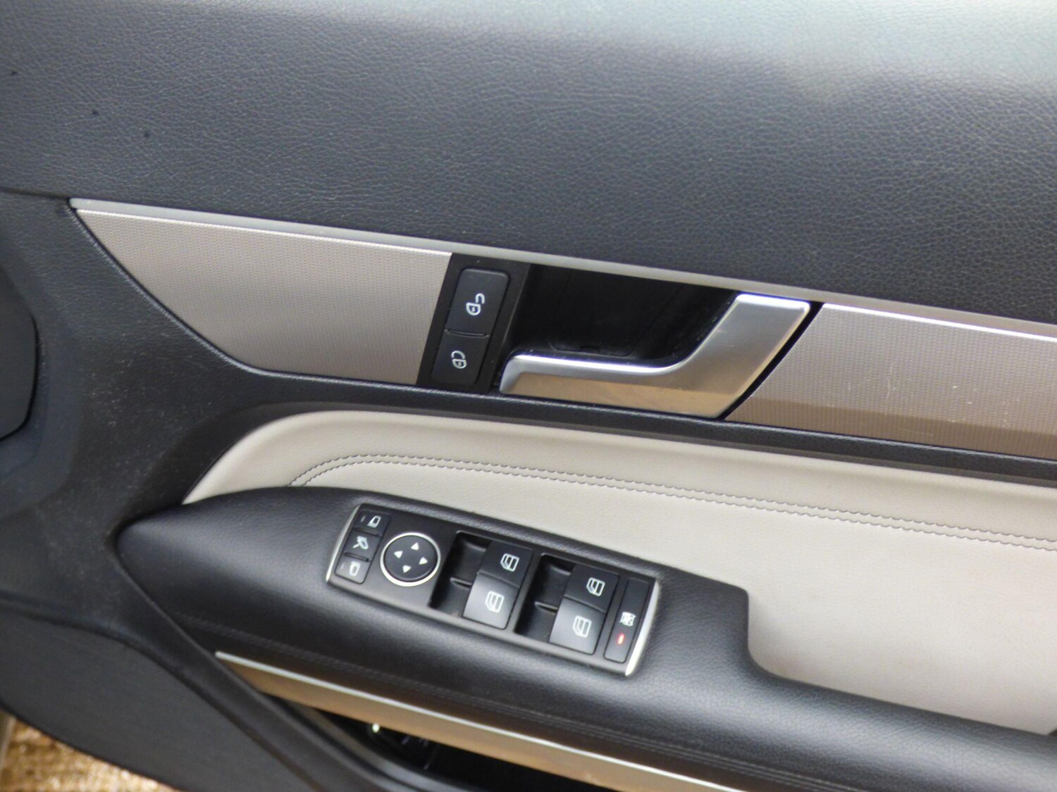 Used Mercedes-Benz E Class 2014 for sale - 77627698: Photo 32