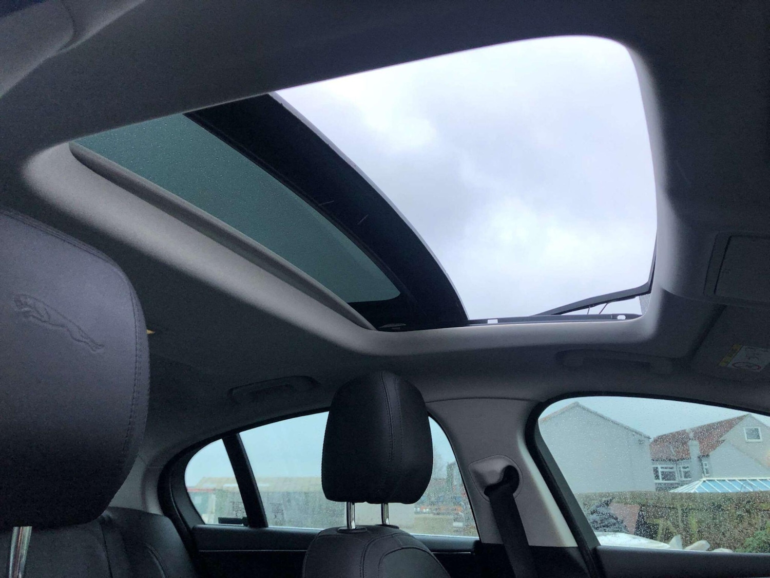 Used Jaguar XE 2018 for sale - 77692007: Photo 4