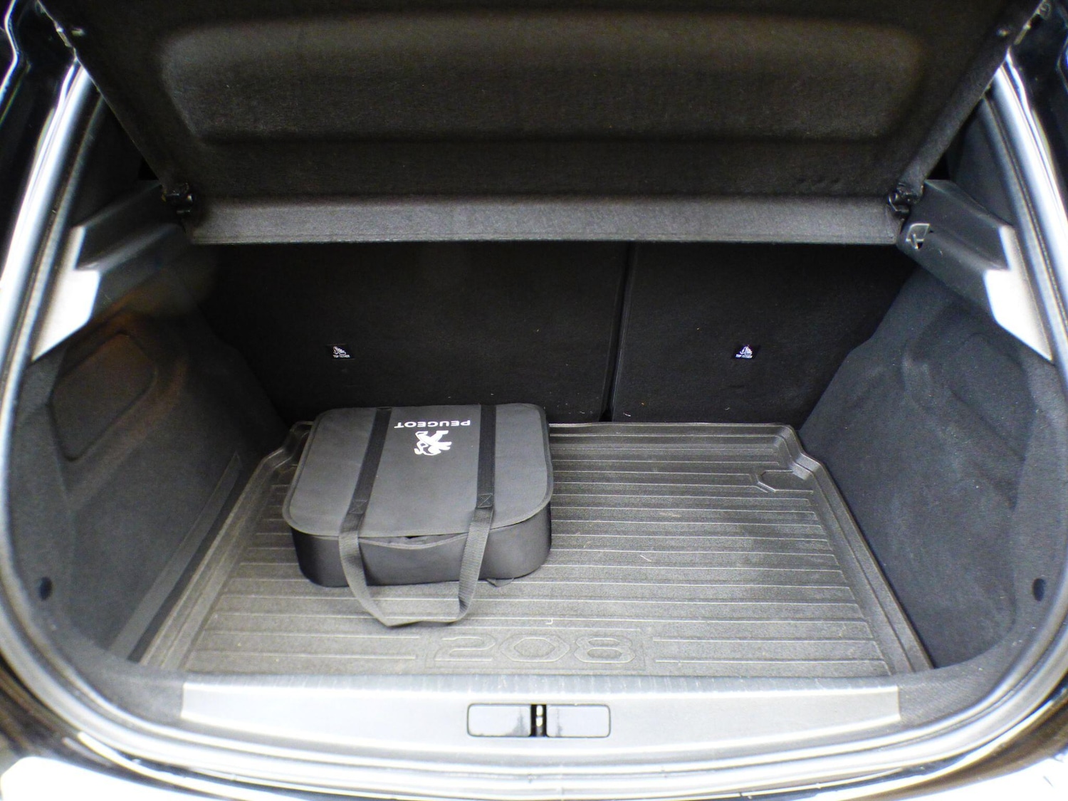 Used Peugeot 208 2021 for sale - 76577417: Photo 18