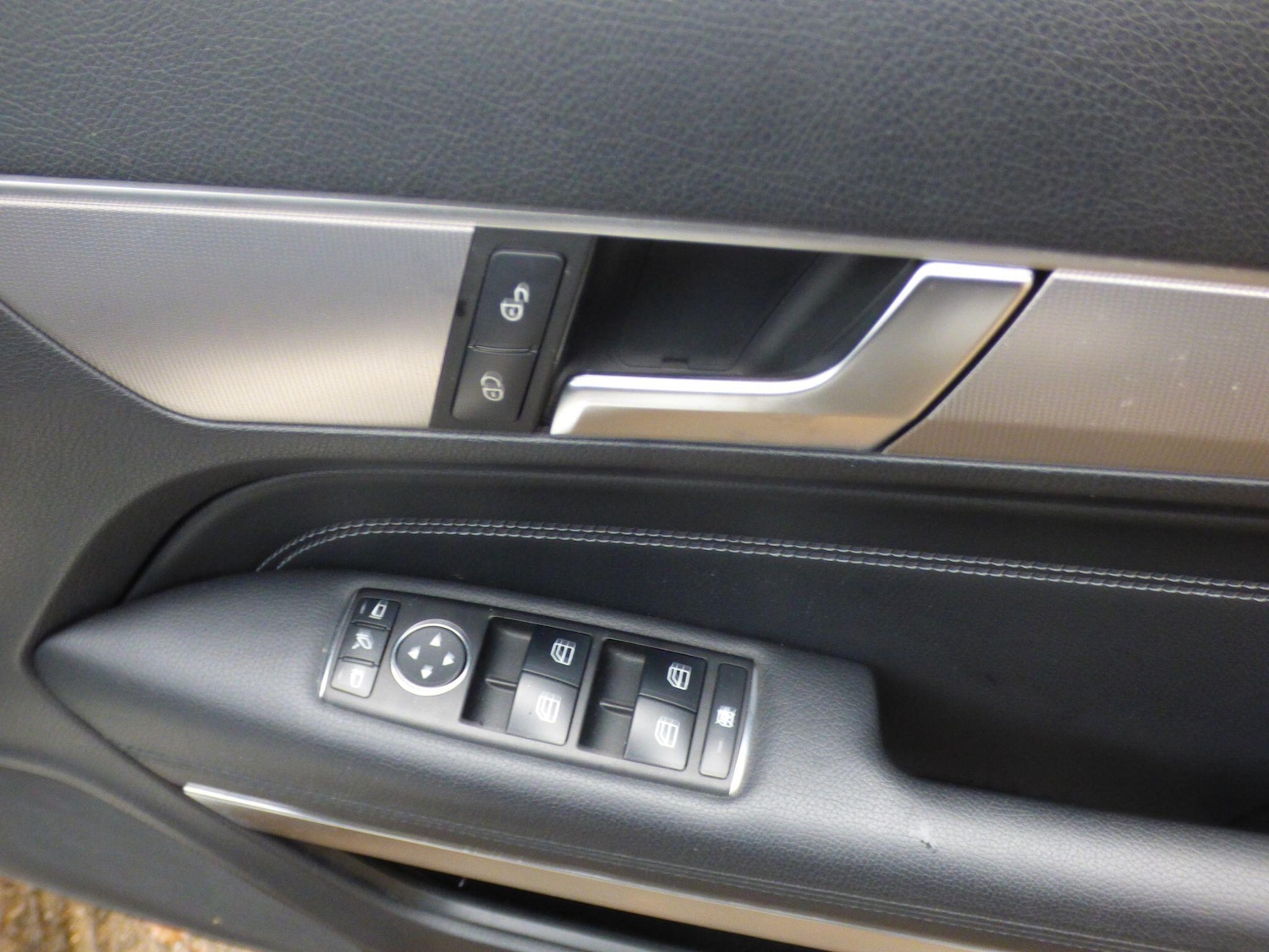 Used Mercedes-Benz E Class 2013 for sale - 76535031: Photo 19