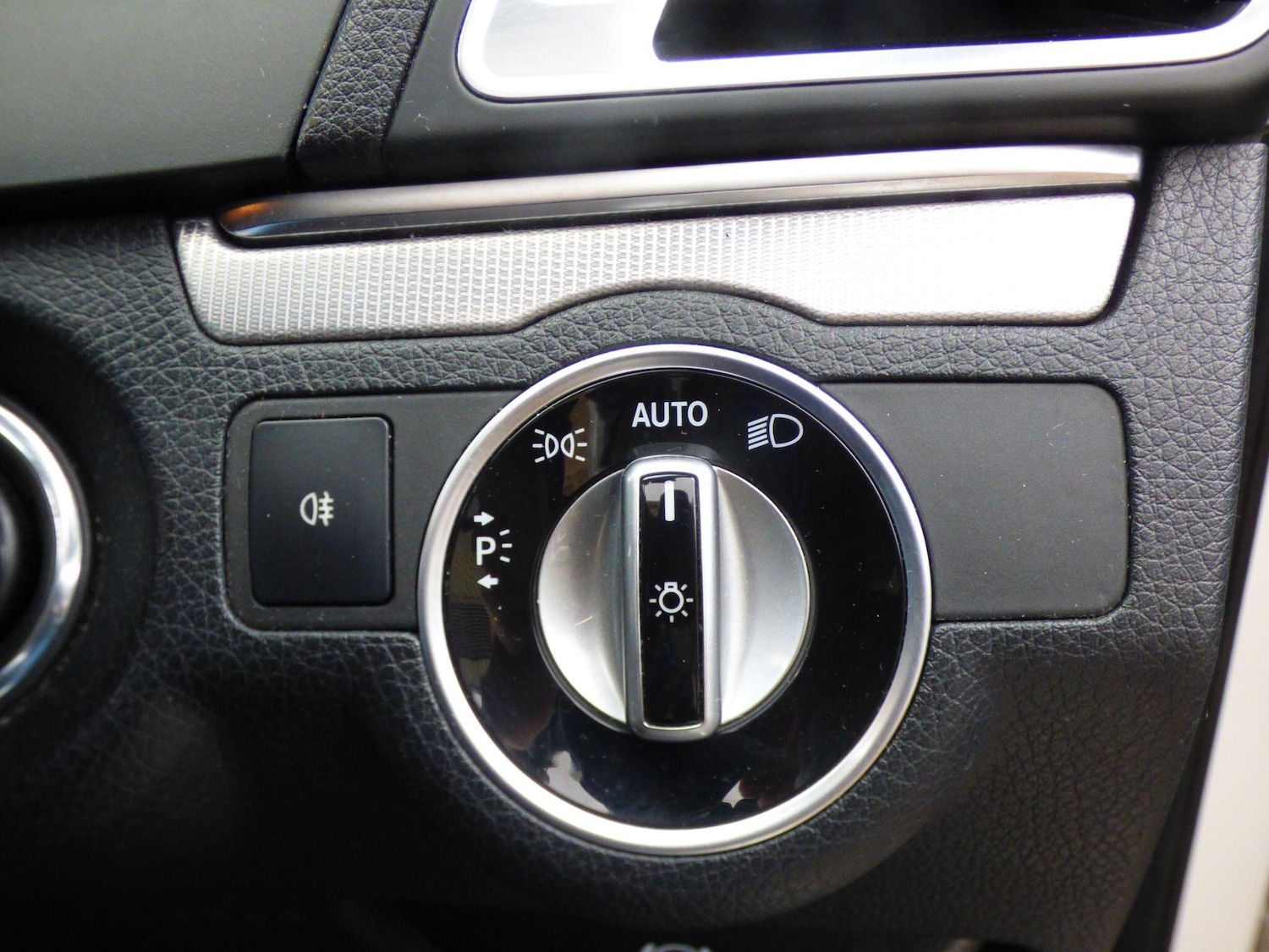 Used Mercedes-Benz E Class 2013 for sale - 76535031: Photo 35