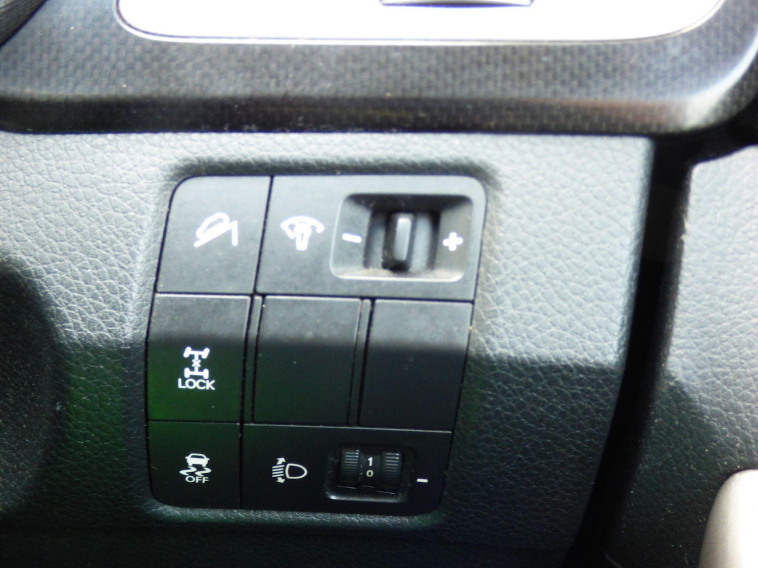 Used Hyundai Santa Fe for sale - 77064381: Photo 21