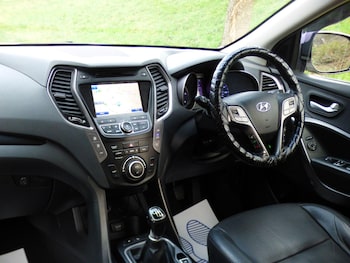 Used Hyundai Santa Fe 2015 for sale - 77064381: Photo