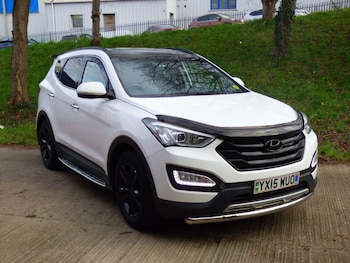 Used Hyundai Santa Fe 2015 for sale - 77064381: Photo