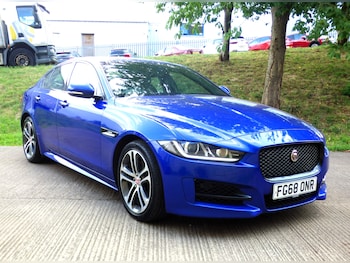 Used Jaguar XE 2018 for sale - 75620924: Photo