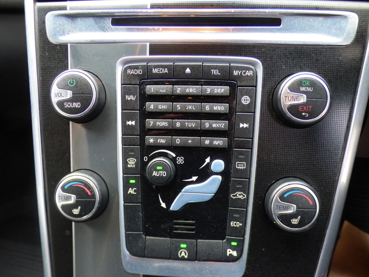 Used Volvo XC60 2015 for sale - 77878687: Photo 11