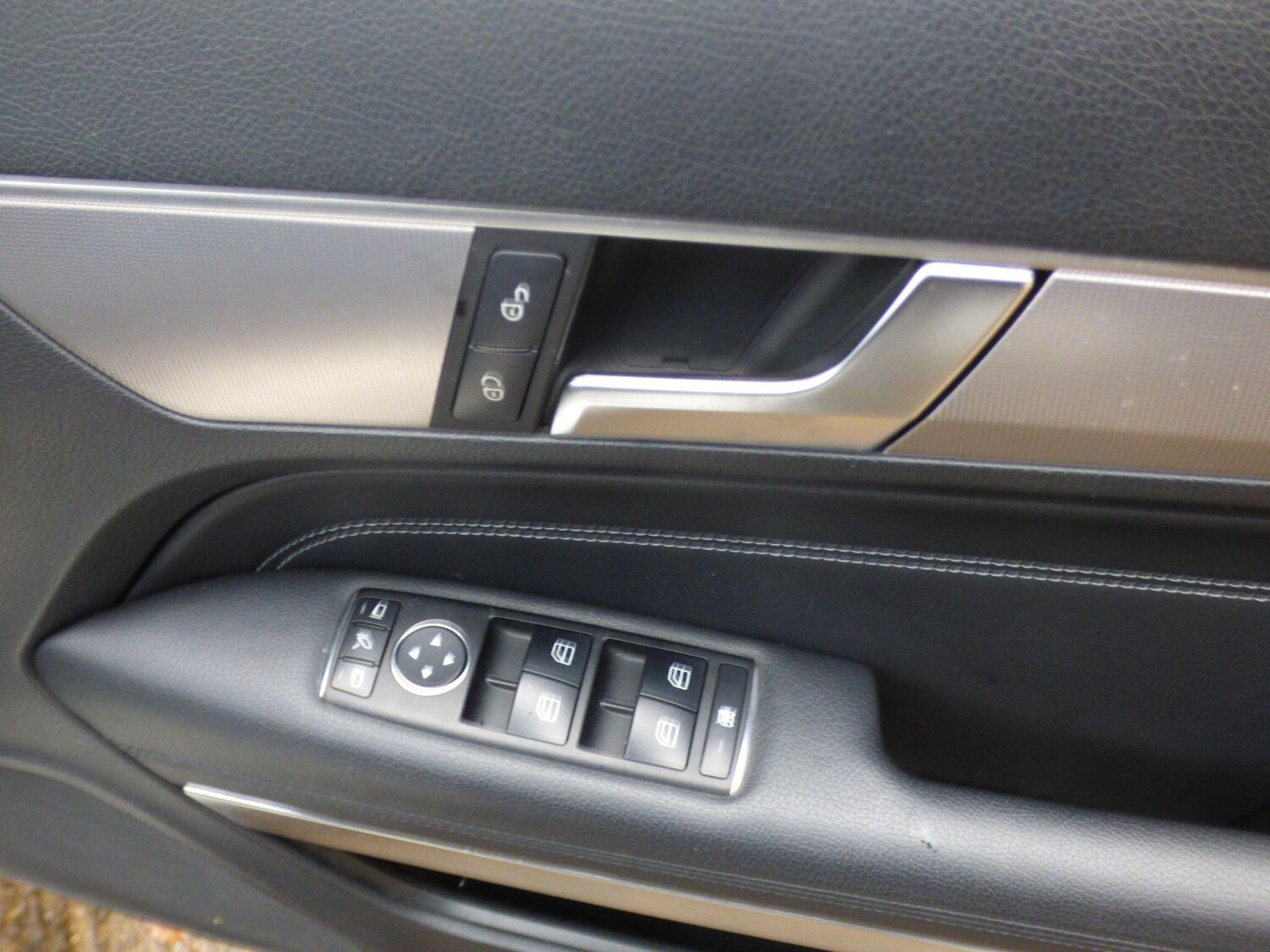 Used Mercedes-Benz E Class 2013 for sale - 76595693: Photo 19