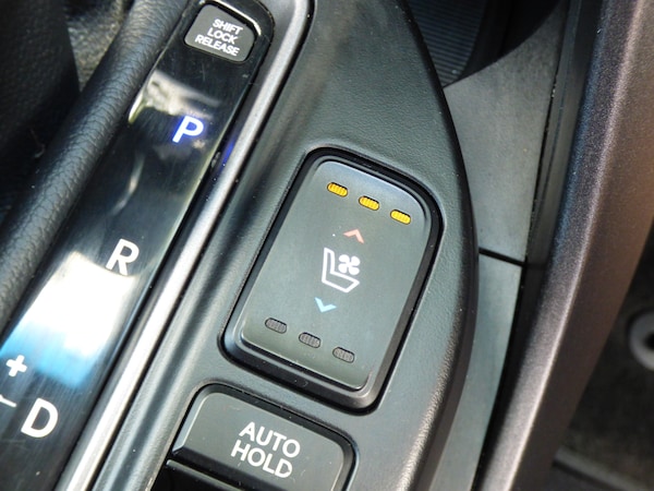 Used Hyundai Santa Fe 2015 for sale - 76082412: Photo 41