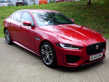 Used Jaguar XE 2019 for sale - 75932288: Photo