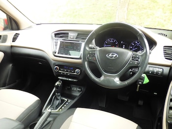 Used Hyundai i20 2015 for sale - 75504691: Photo