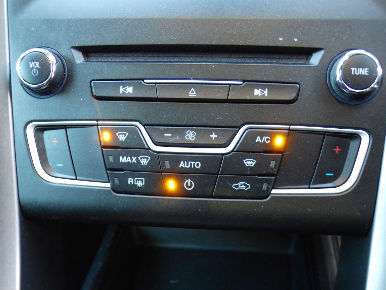 Used Ford Mondeo 2016 for sale - 76604315: Photo 18