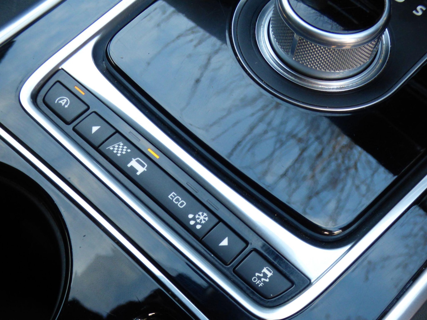 Used Jaguar XE 2015 for sale - 78029064: Photo 19