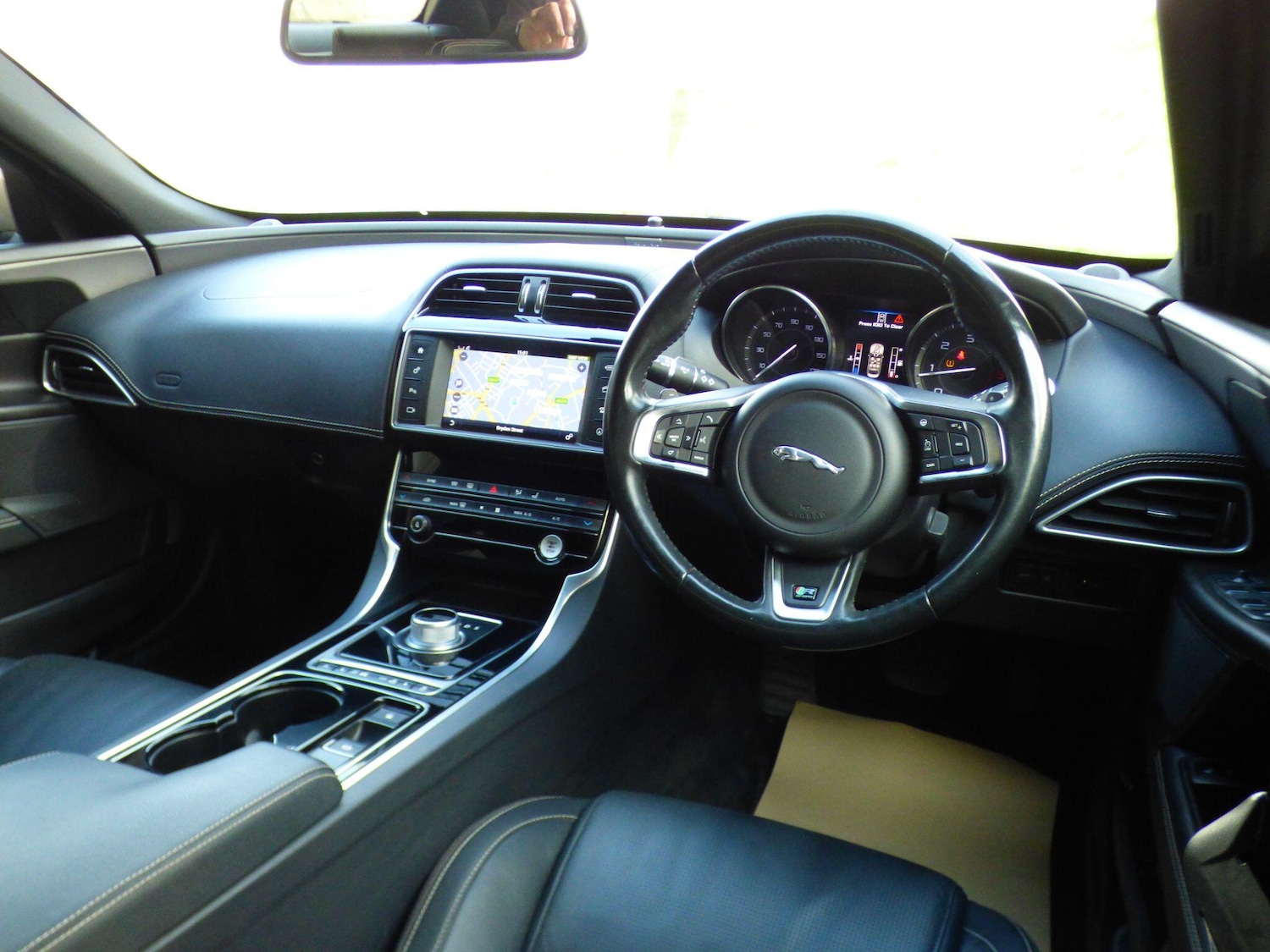 Used Jaguar XE 2015 for sale - 78029064: Photo 20