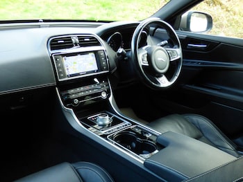 Used Jaguar XE 2015 for sale - 78997493: Photo