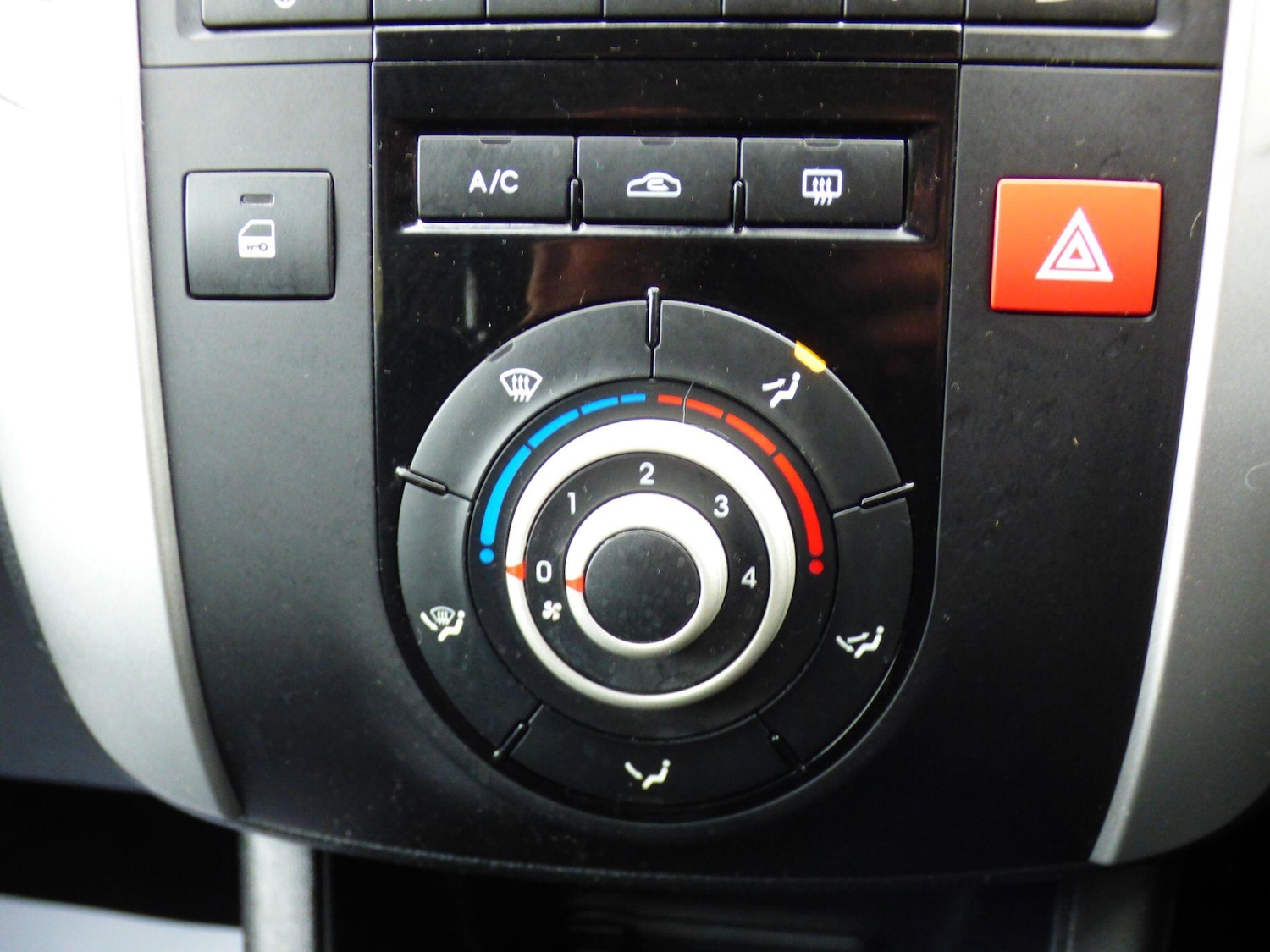 Used Kia Venga 2013 for sale - 76535038: Photo 21