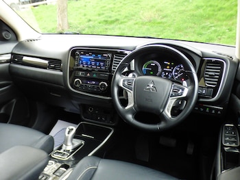 Used Mitsubishi Outlander 2017 for sale - 78603826: Photo