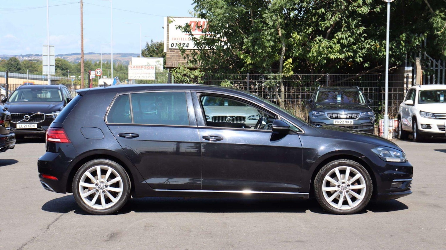 Used Volkswagen Golf 2017 for sale - 76739380: Photo 9