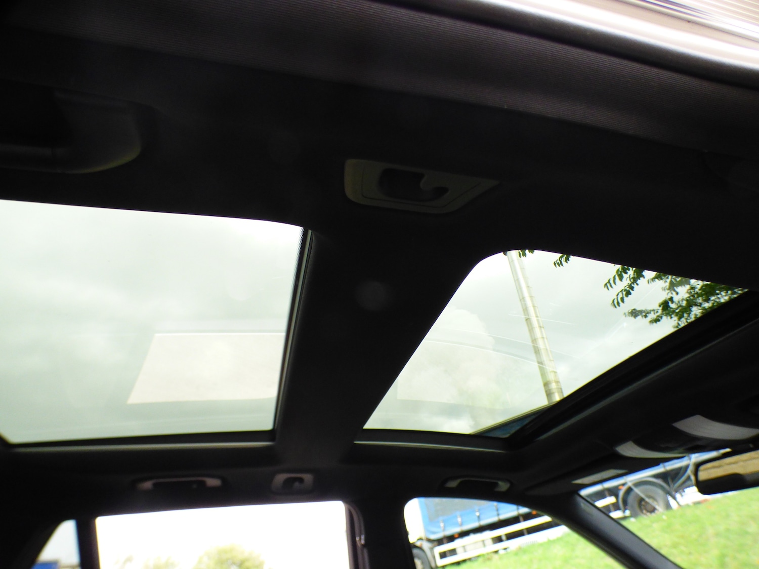 Used Mercedes-Benz E Class 2015 for sale - 76010690: Photo 11