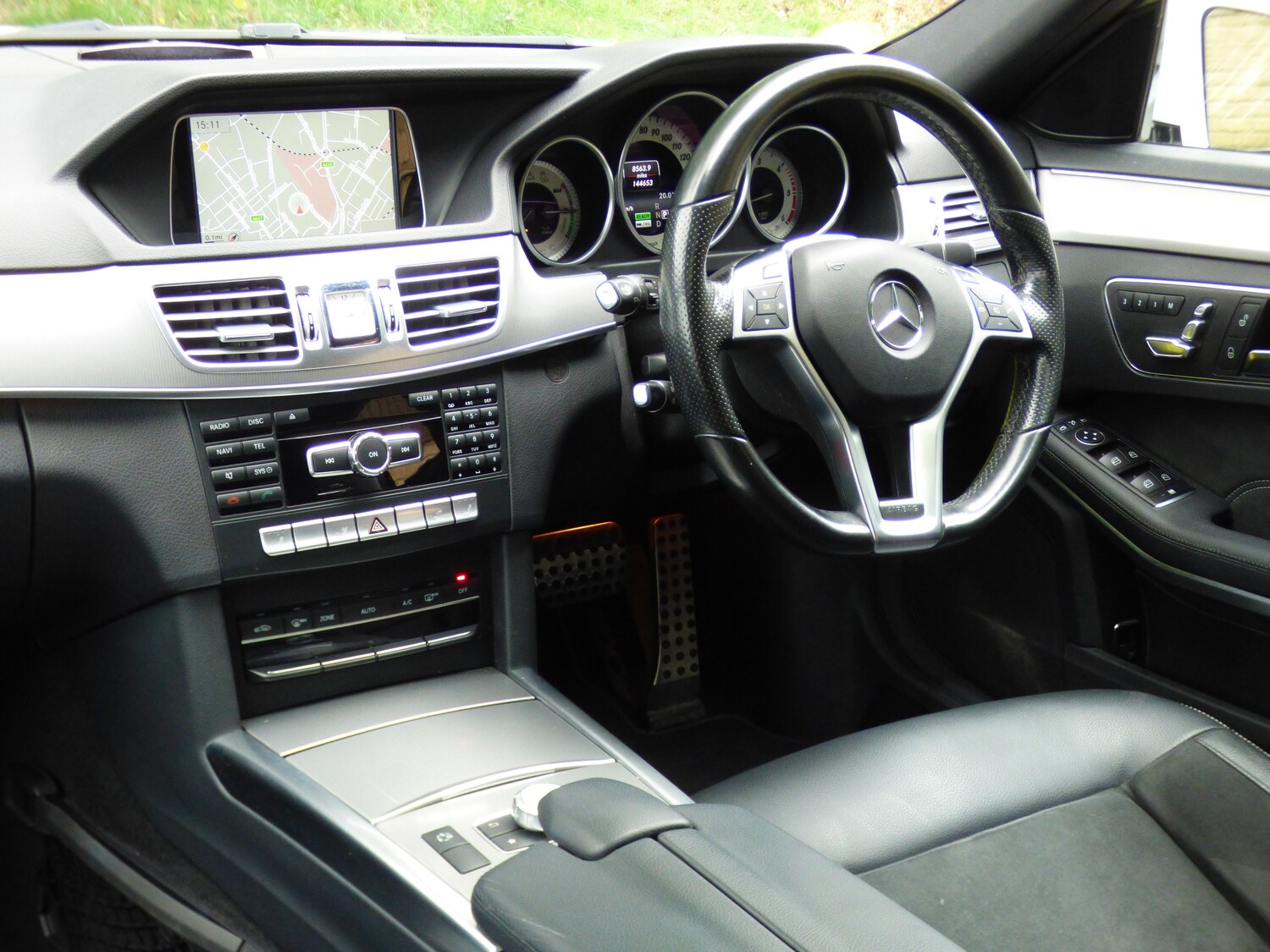 Used Mercedes-Benz E Class 2015 for sale - 76010690: Photo 3