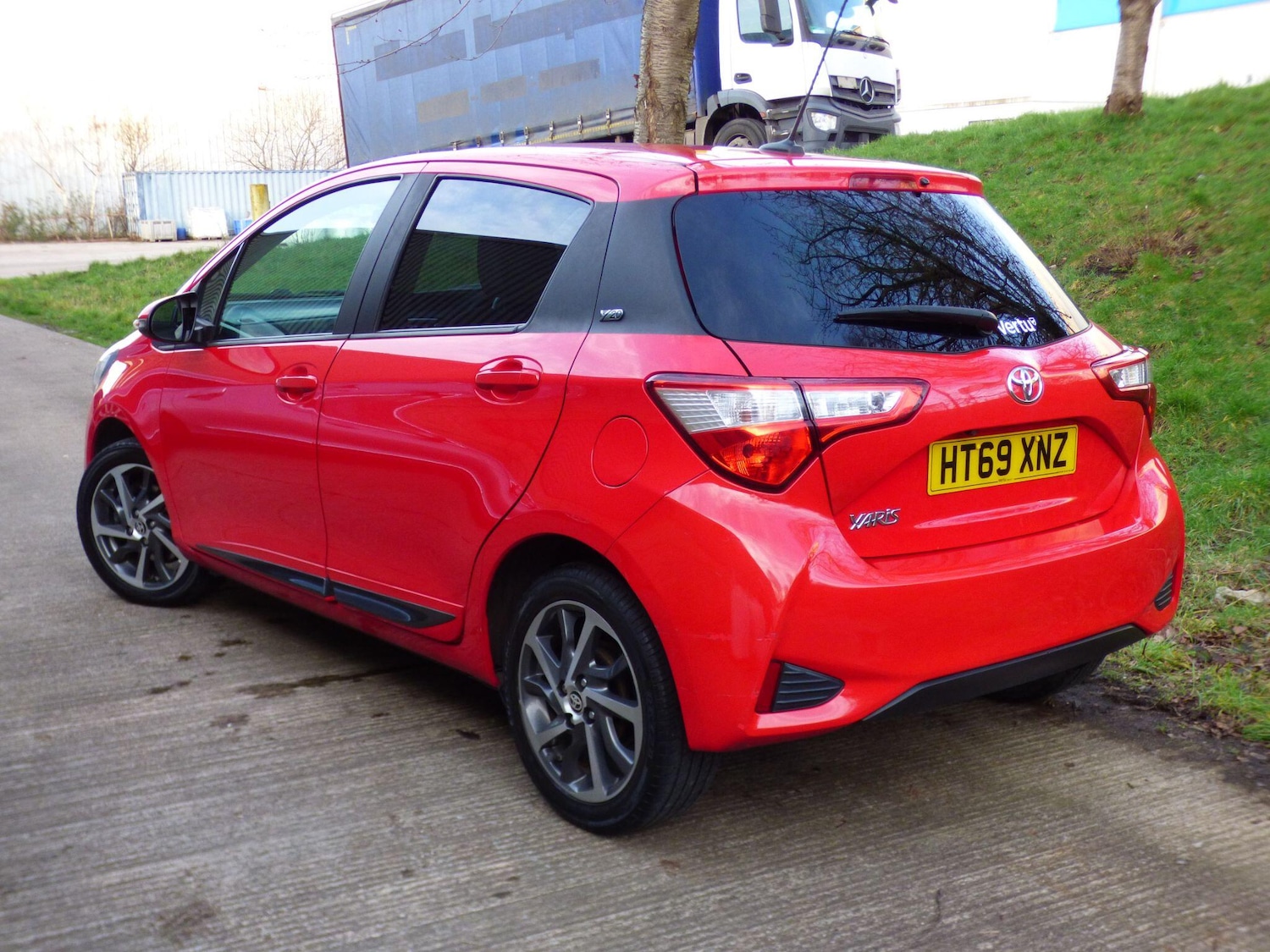 Used Toyota Yaris 2020 for sale - 77654095: Photo 29