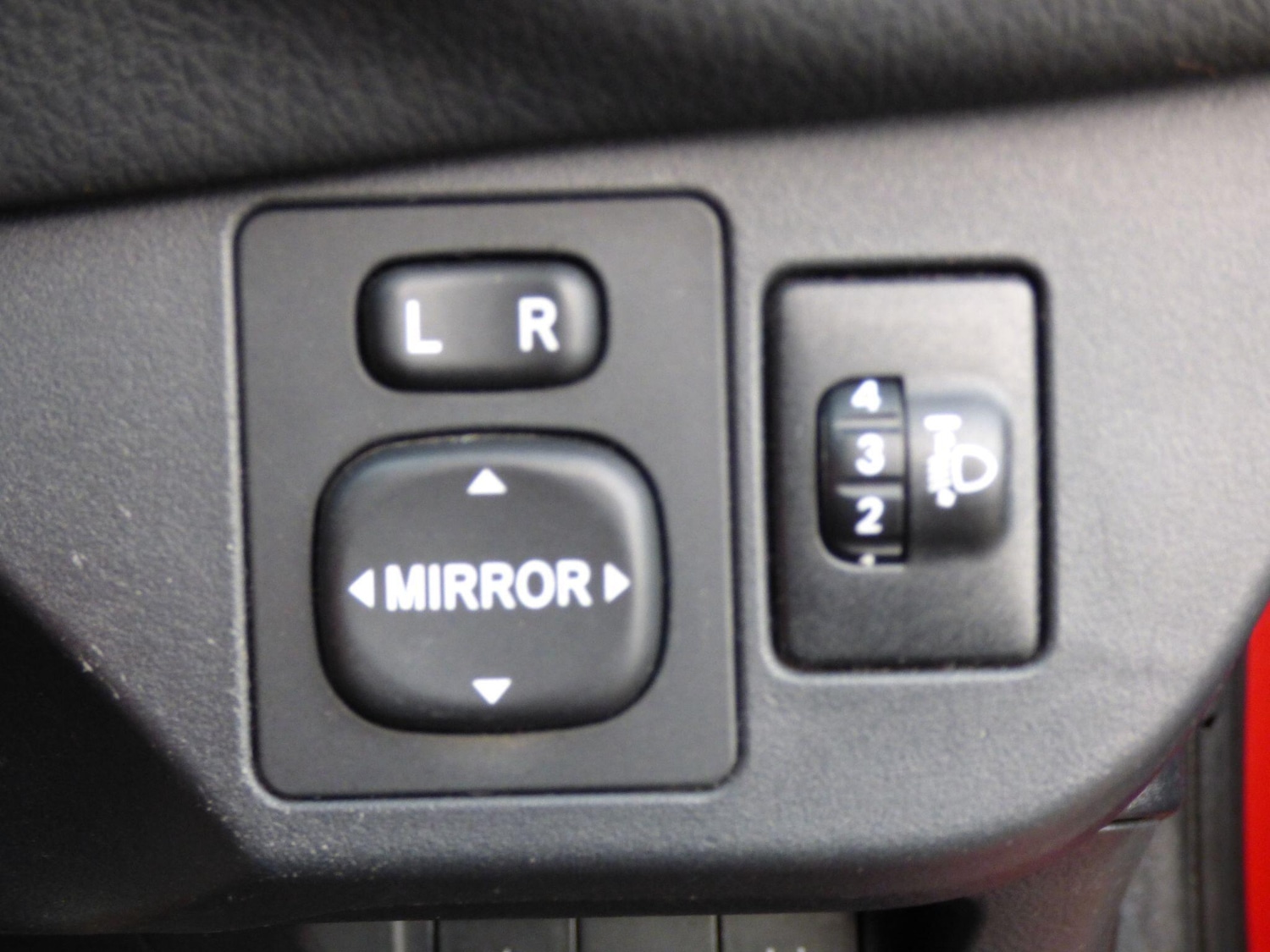 Used Toyota Yaris 2020 for sale - 77654095: Photo 31