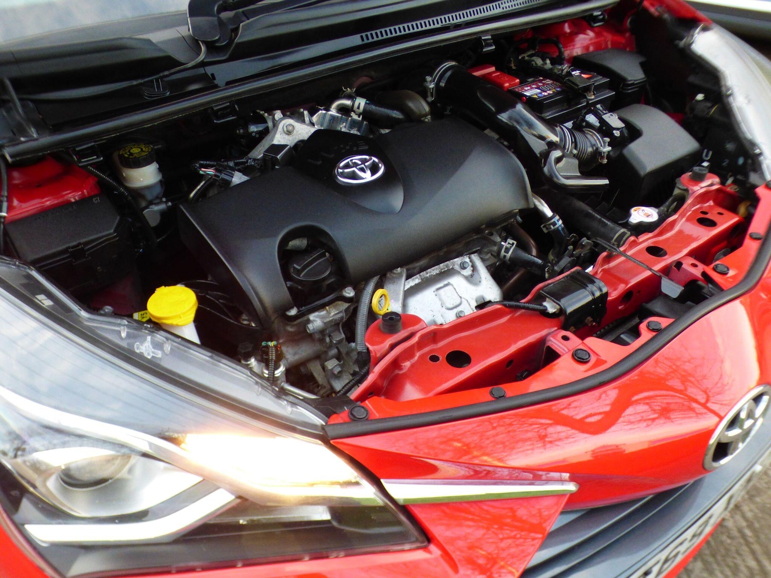 Used Toyota Yaris 2020 for sale - 77654095: Photo 32